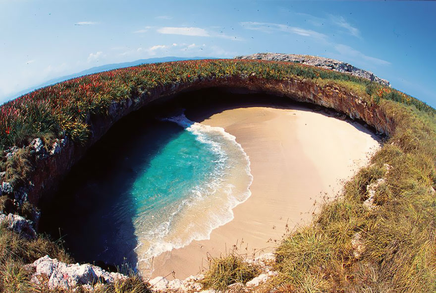 11 Hidden Beaches Around the World You Need to Know About